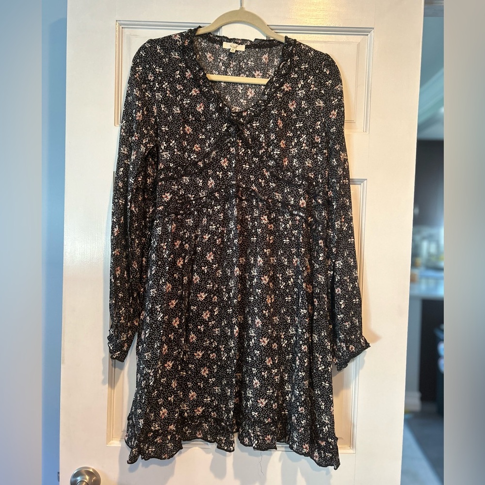 NWOT Easel long sleeve dress size medium